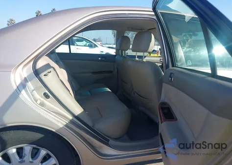 2003 Toyota Camry Xle z USA, uszkodzony, nr VIN 4T1BE32KX3U248713